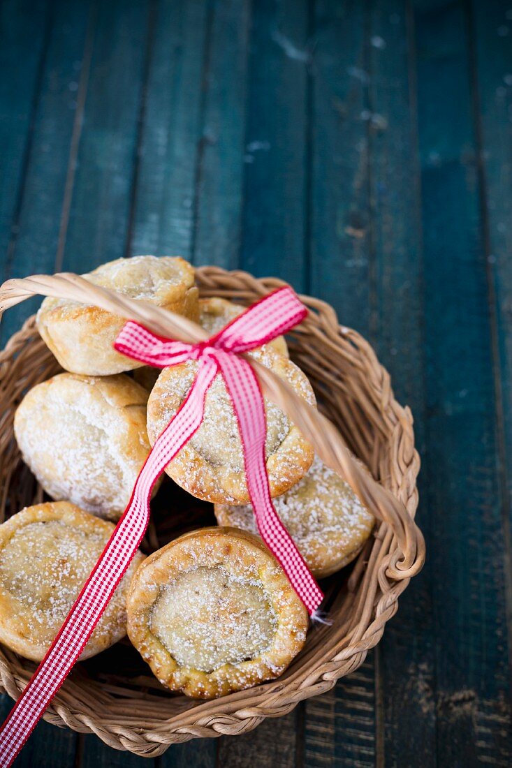 A basket of mince pies