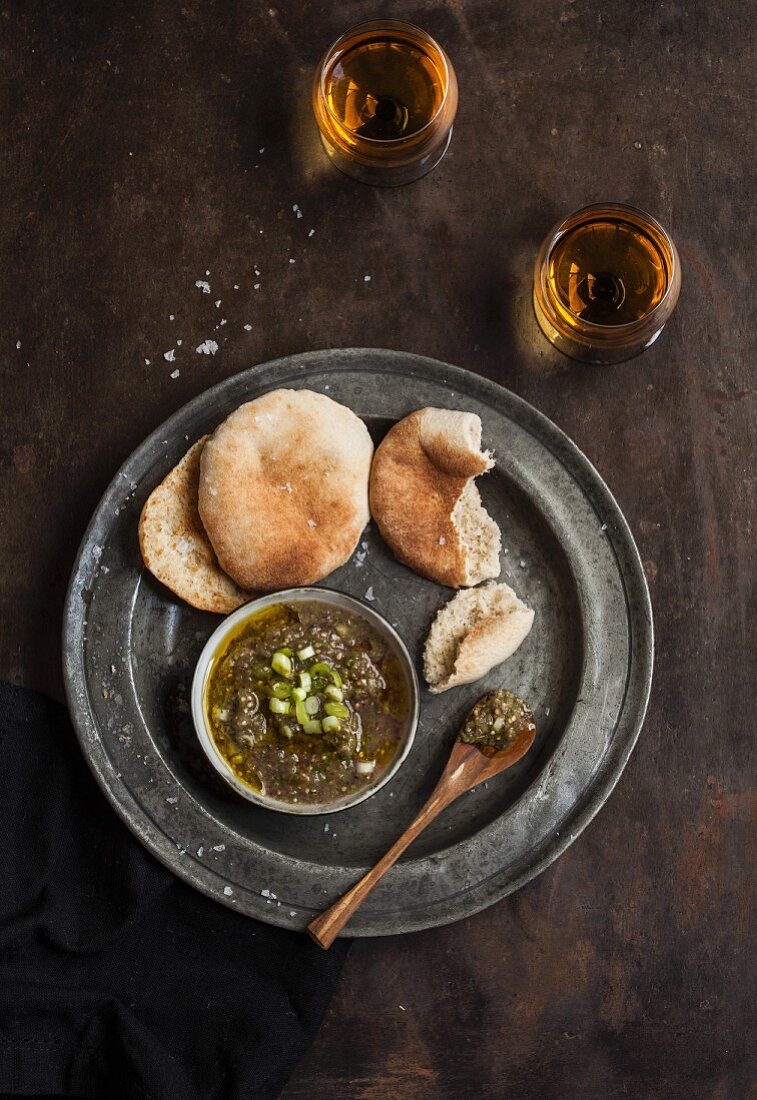 Tomatillo salsa with pita bread