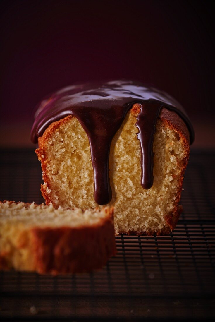 Kastenkuchen mit Schokoladenglasur