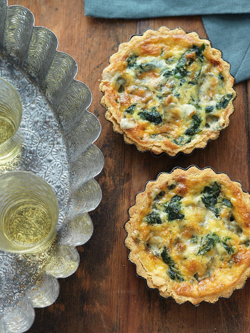 Kleine Gorgonzola-Spinat-Quiches