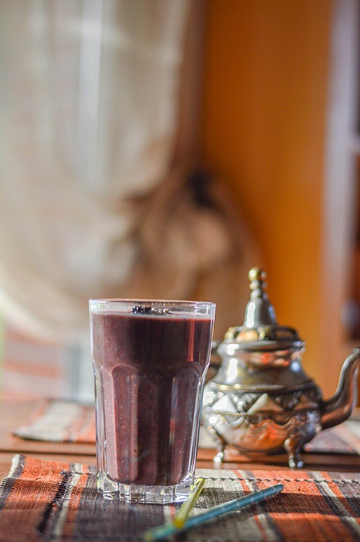 Blackberry and cabbage smoothie