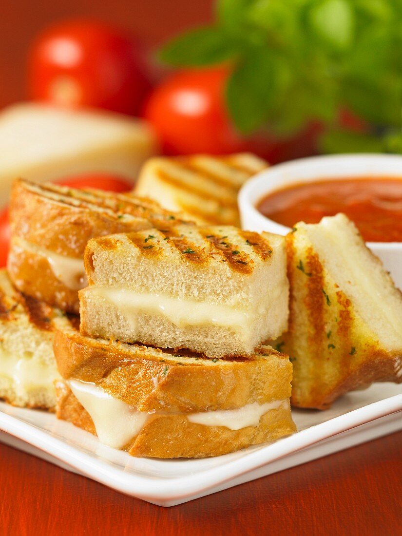 Cheese toasties with a tomato dip