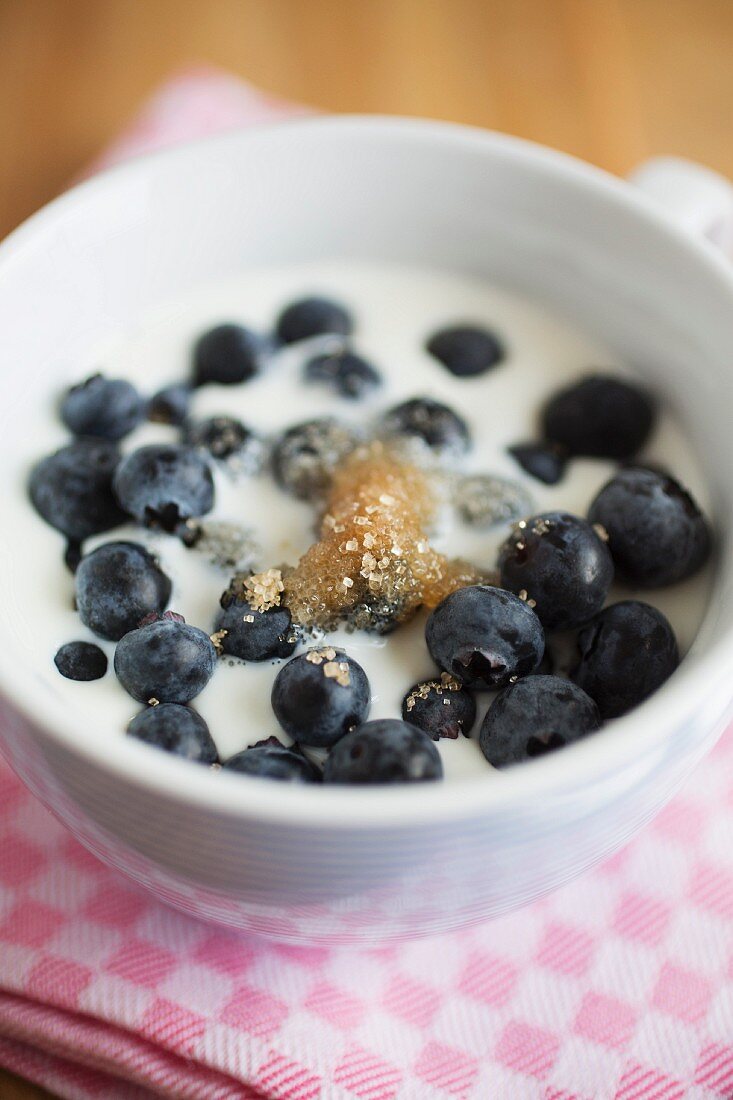Blueberries with milk and brown sugar