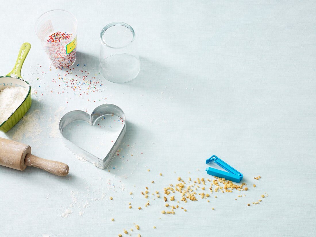 An arrangement of ingredients for making biscuits