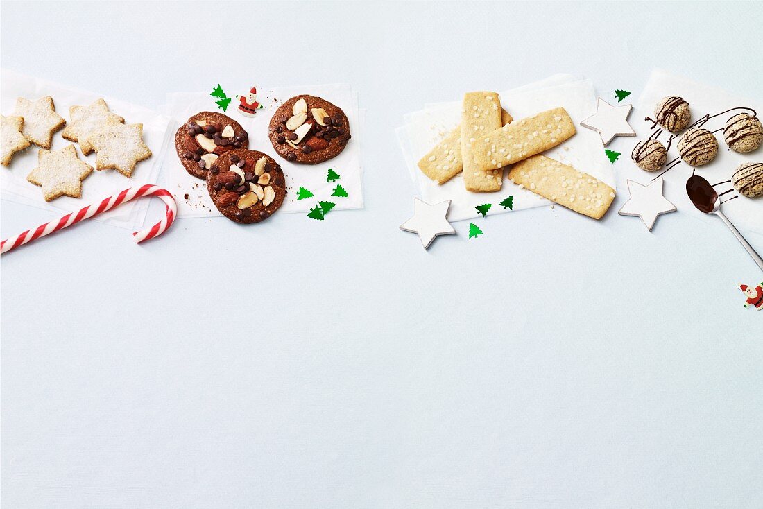 Four types of quick Christmas biscuits