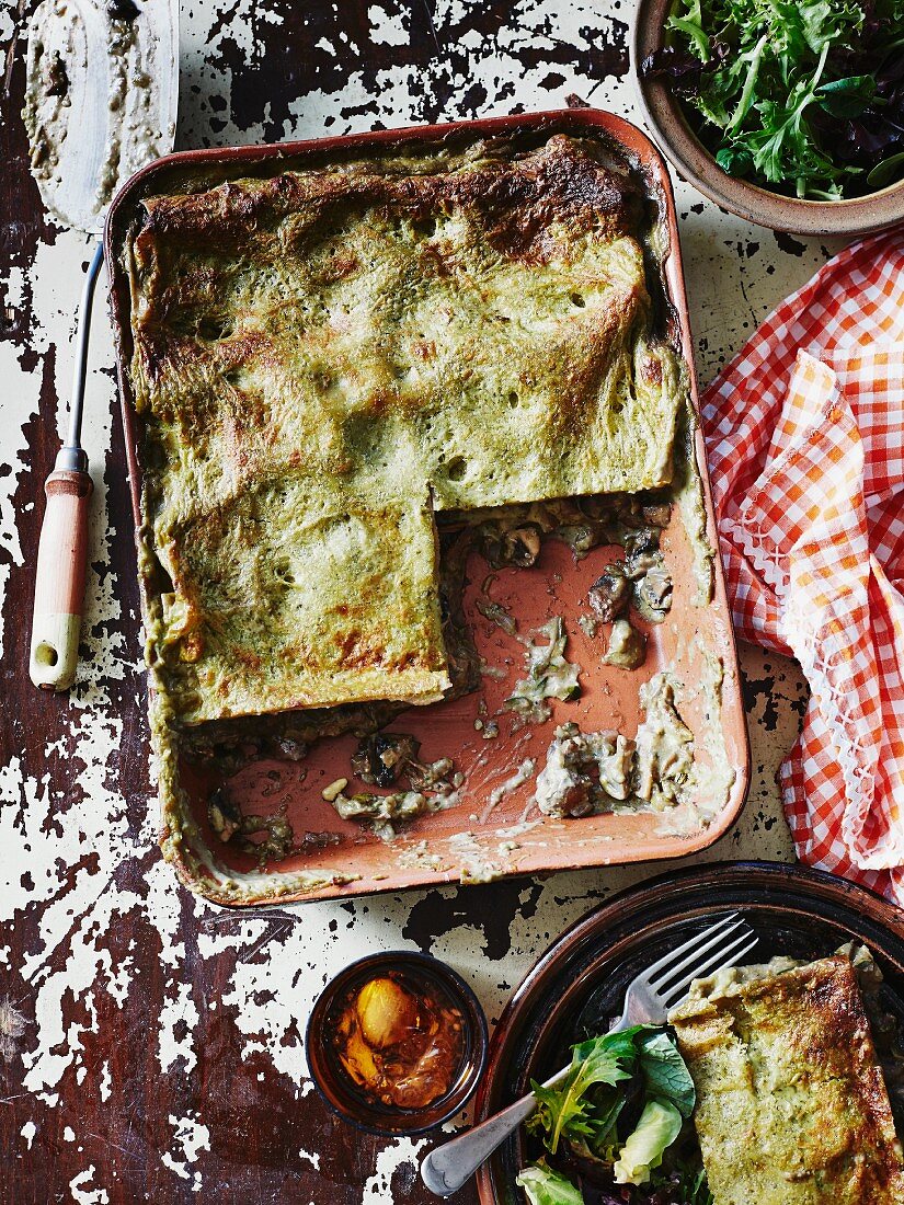 Pilz-Pesto-Lasagne mit Blattsalat