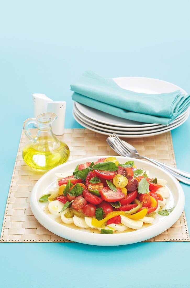 Italian-style tomato and capsicum salad