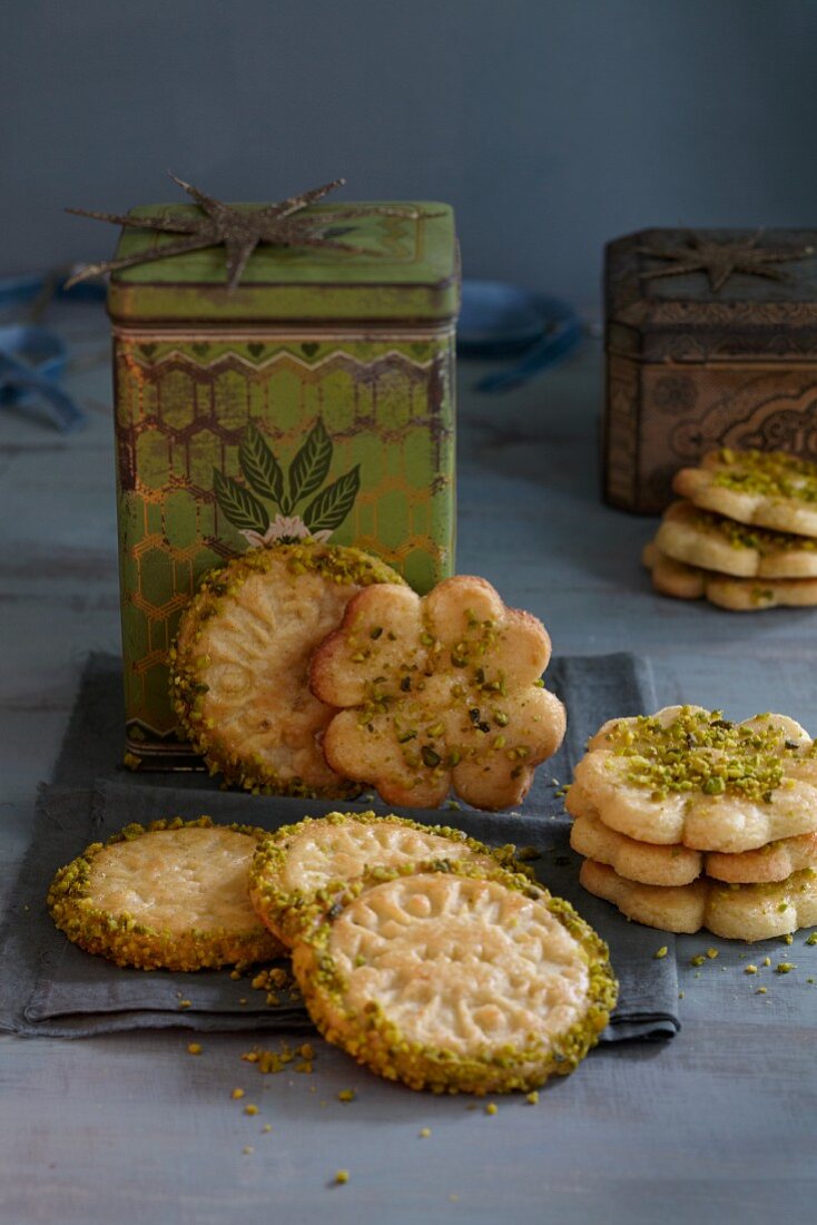 Pistachio nut biscuits