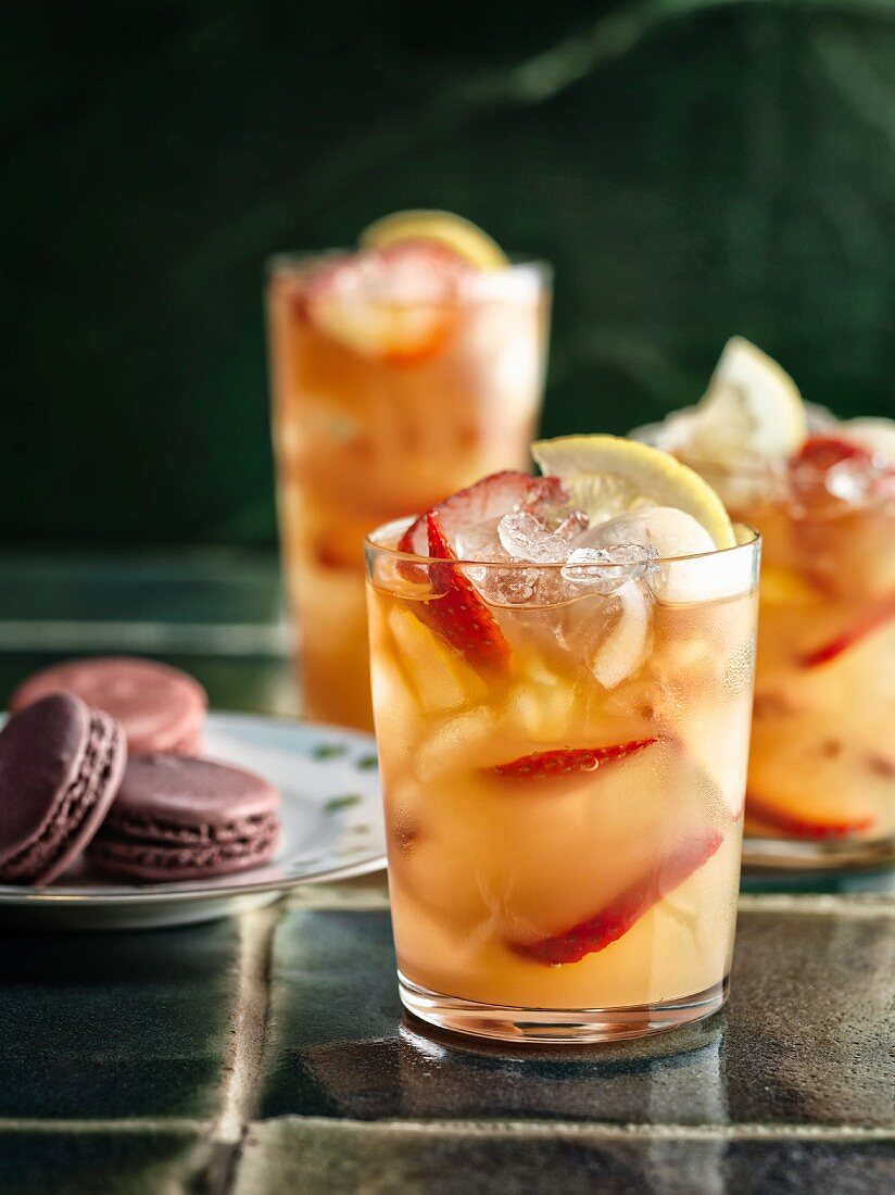 Iced tea with lychees and strawberries
