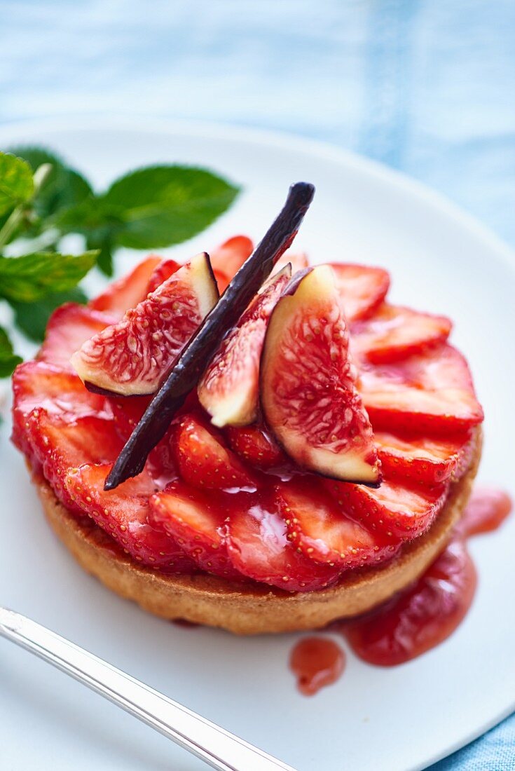 A strawberry and fig tartlet