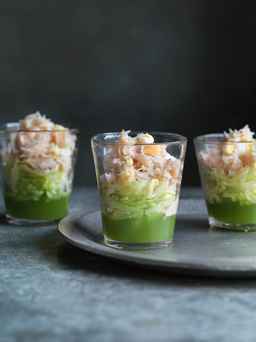 Crab cocktails with cucumber and lime jelly