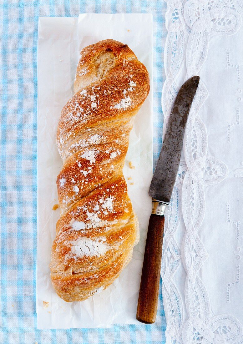 Pain paillasse with flour