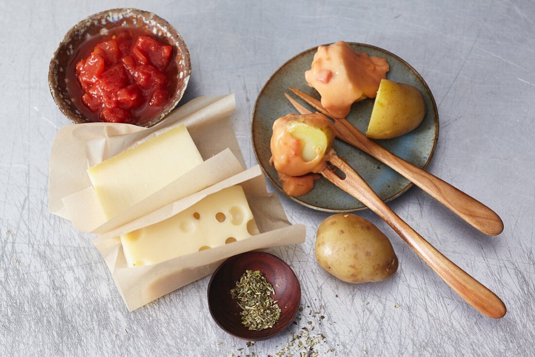 Tomatenfondue mit Pellkartoffeln