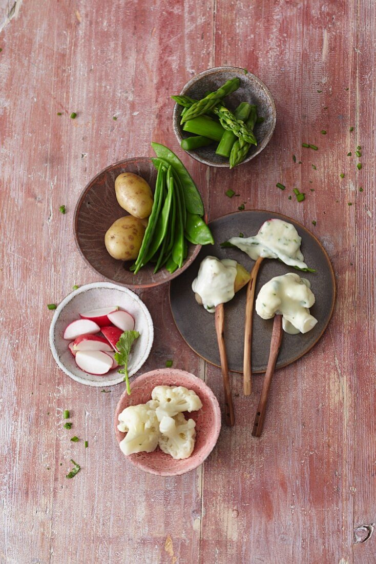 Cream cheese fondue with various different vegetables