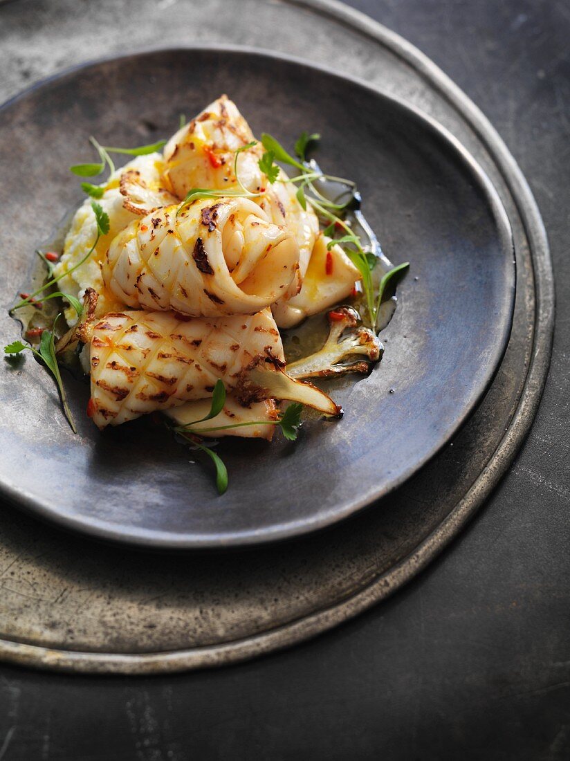 Grilled squid with chillis and clementines