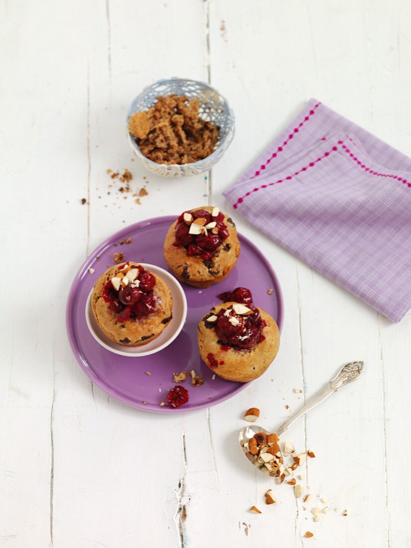 Almond muffins with cherries