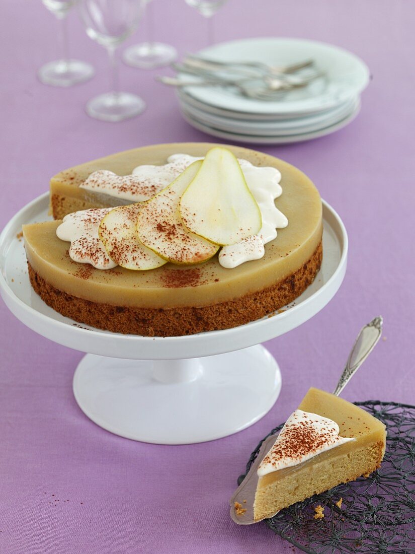 Pear tart with pecan nuts, sliced