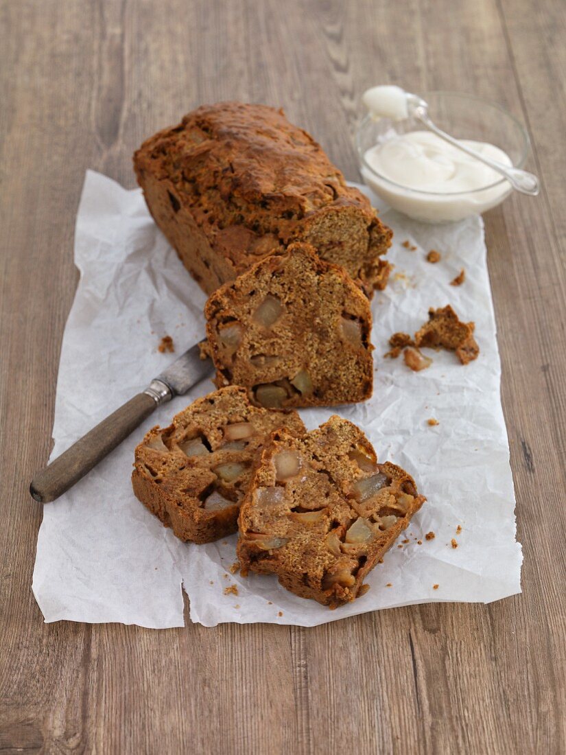 Kastenkuchen mit Bratbirnen & Kardamom