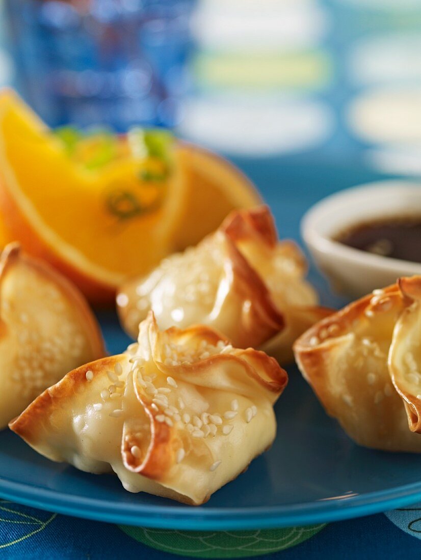 Crab Rangoon mit Orangensauce