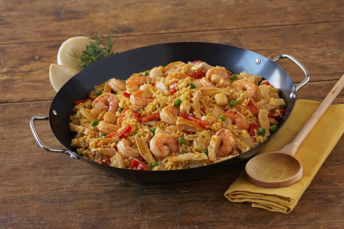 Fried rice with prawns and chicken