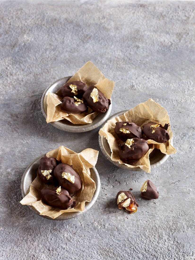 Stuffed dates with chocolate glaze