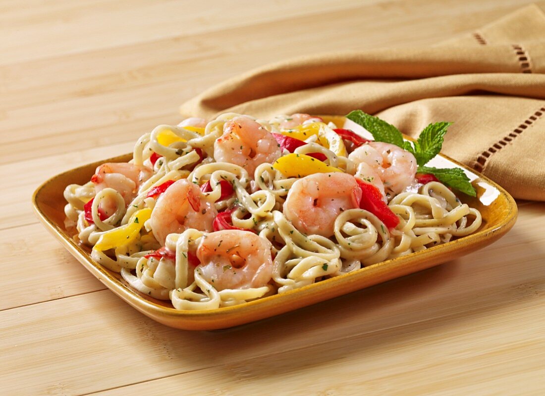 Linguine with peppers and prawns