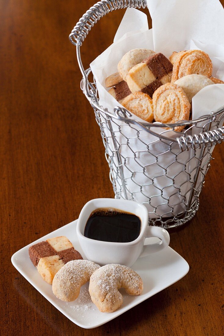 Coffee biscuits and coffee