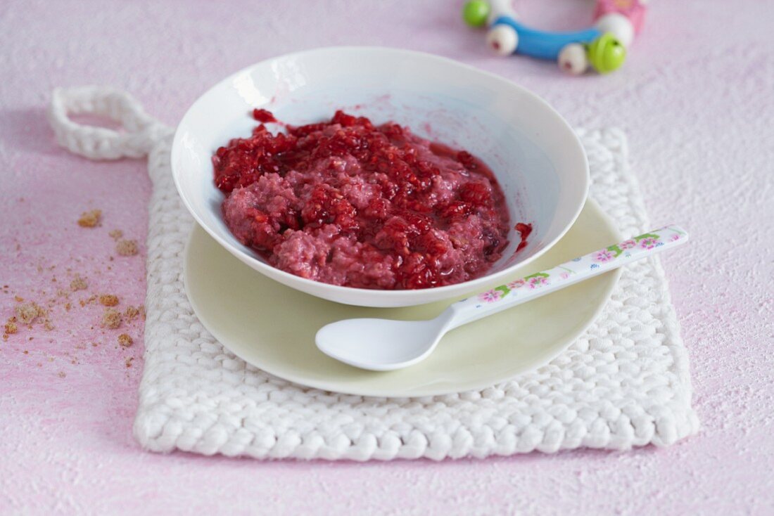 Rusk and raspberry puree