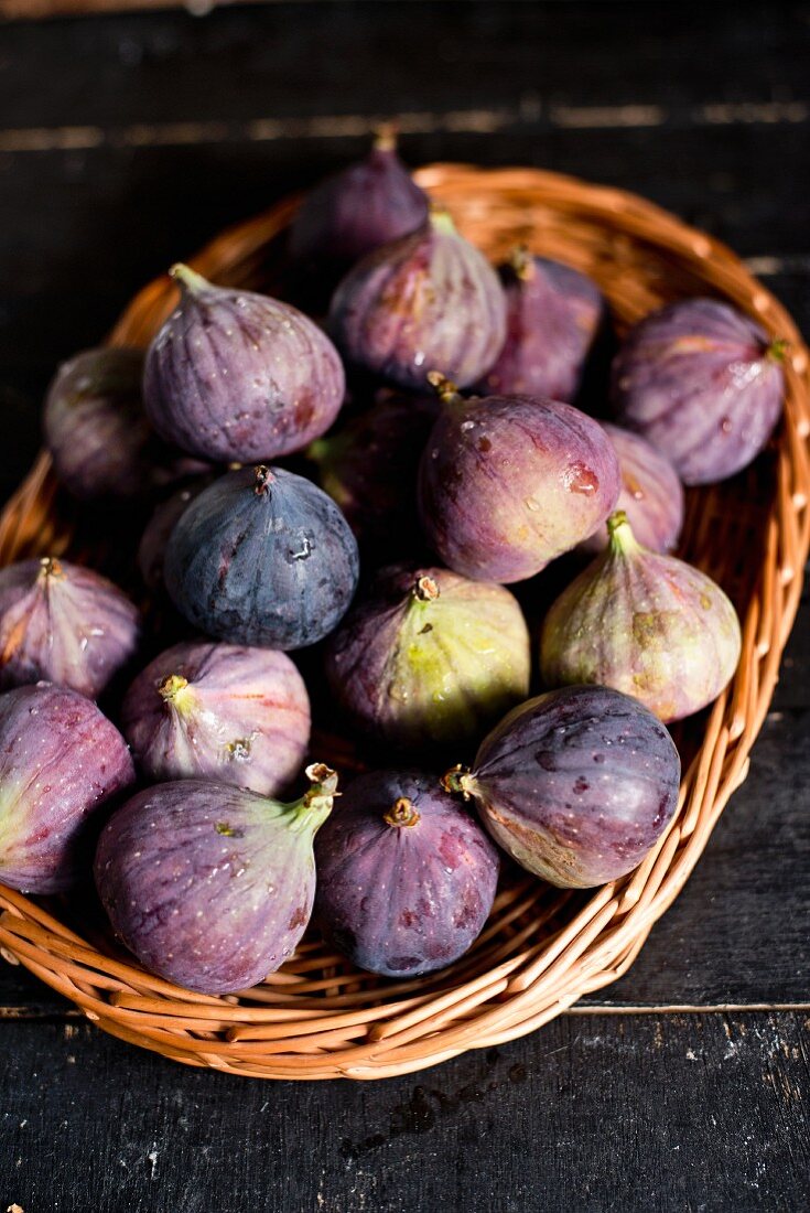 Fresh figs in a basket