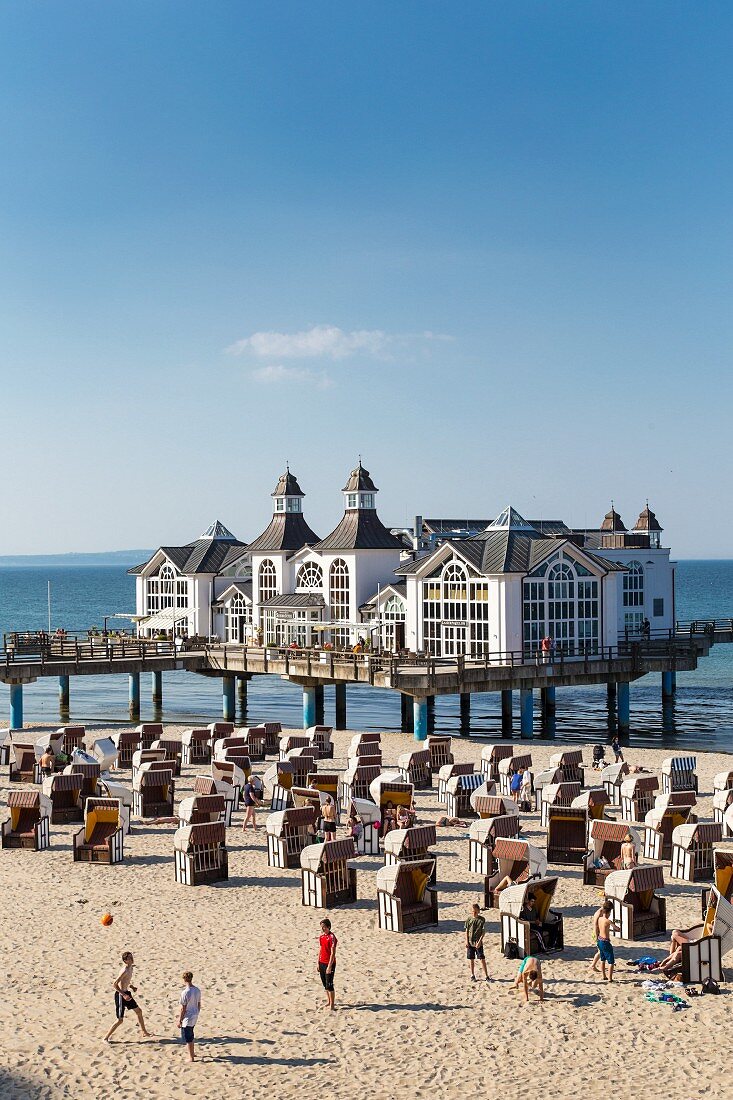 Beach chairs near the 'Kaiserpavillon' restaurant on the Sellin pier, Sellin, Rügen, Baltic Sea