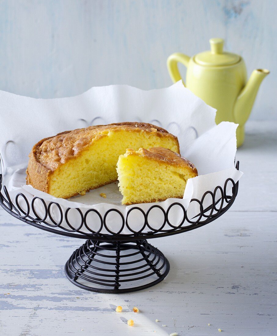 A small juicy lemon cake