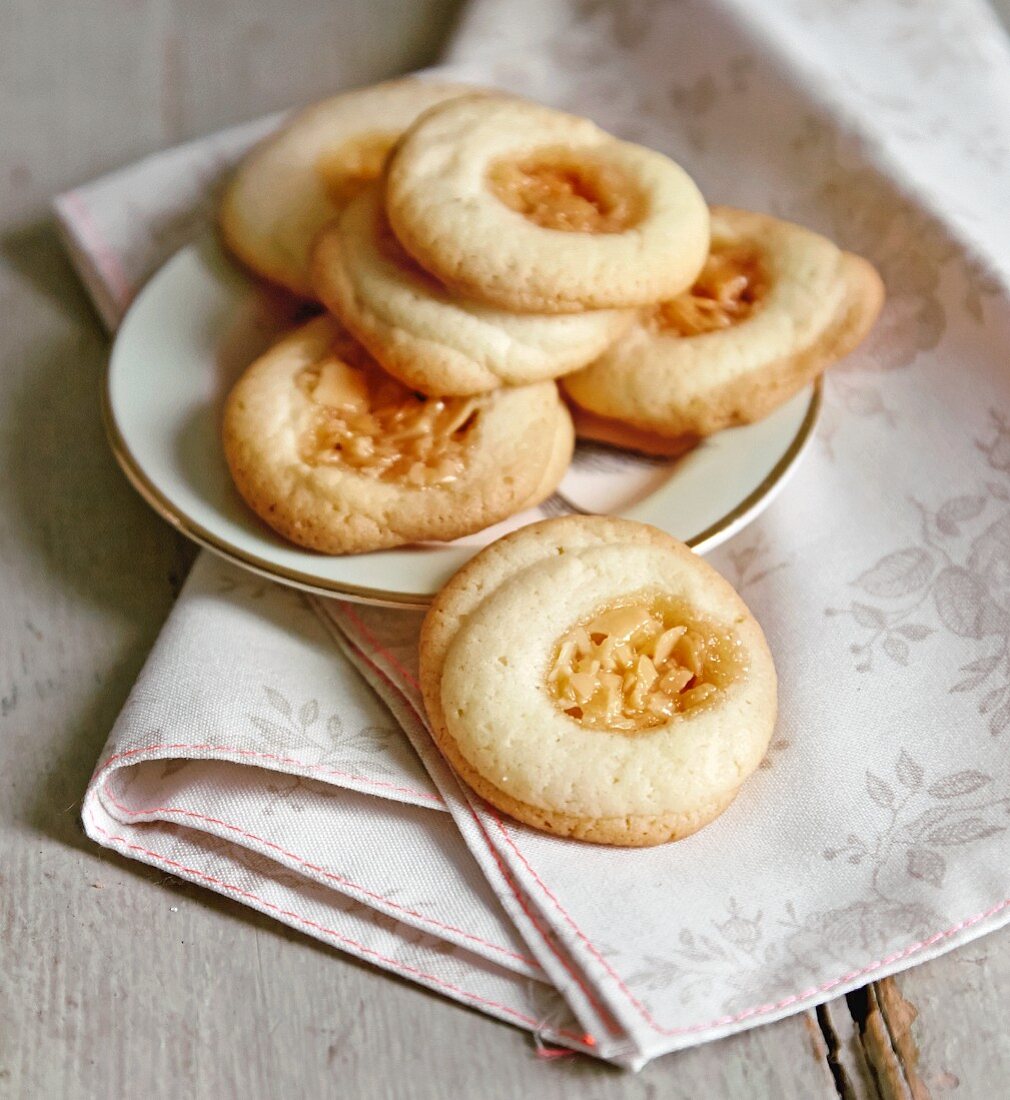 Florentiner Ringli (shortcrust biscuits with almonds)