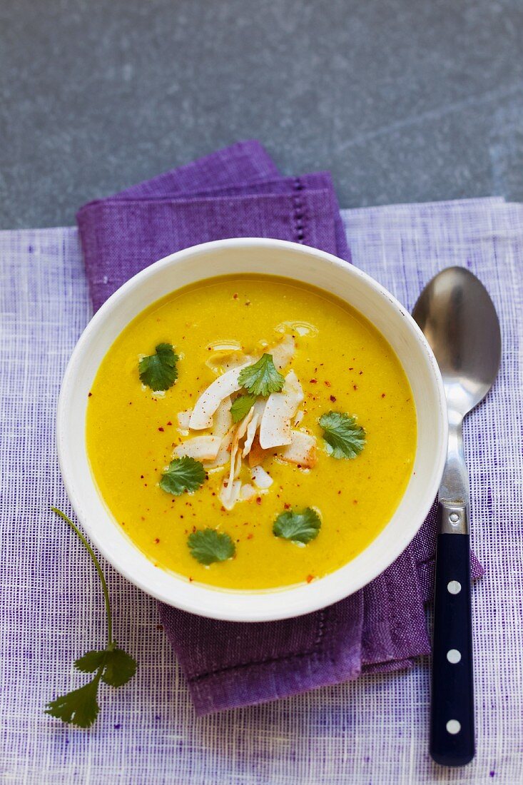 Curry soup with coconut and coriander