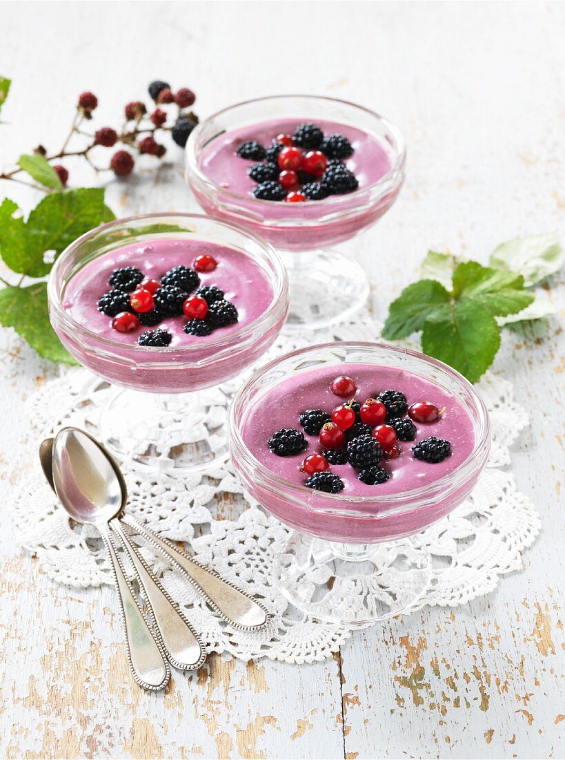 Cold blueberry soup with redcurrants