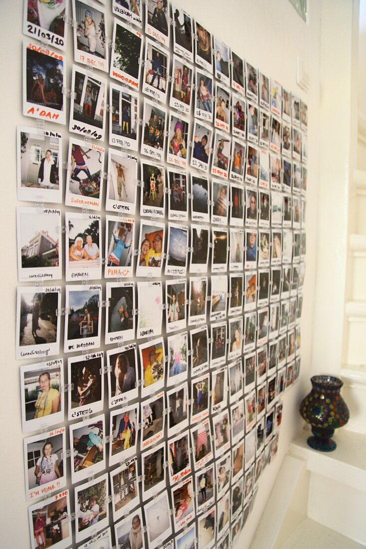 diferente Atar variable Wall collage of Polaroid souvenir photos – License image – 11317341 ❘ Image  Professionals