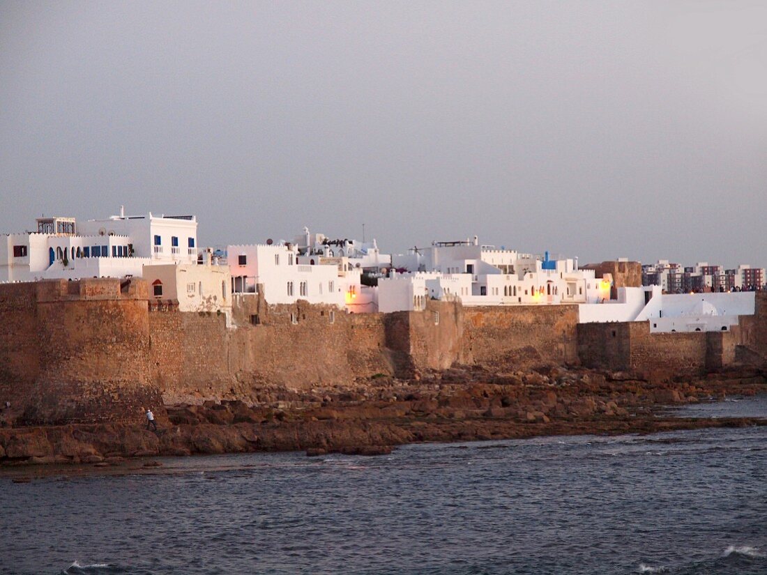 Blick auf Asilah - Künstlerort zwischen Larache und Tanger an der Atlantikküste Marokkos