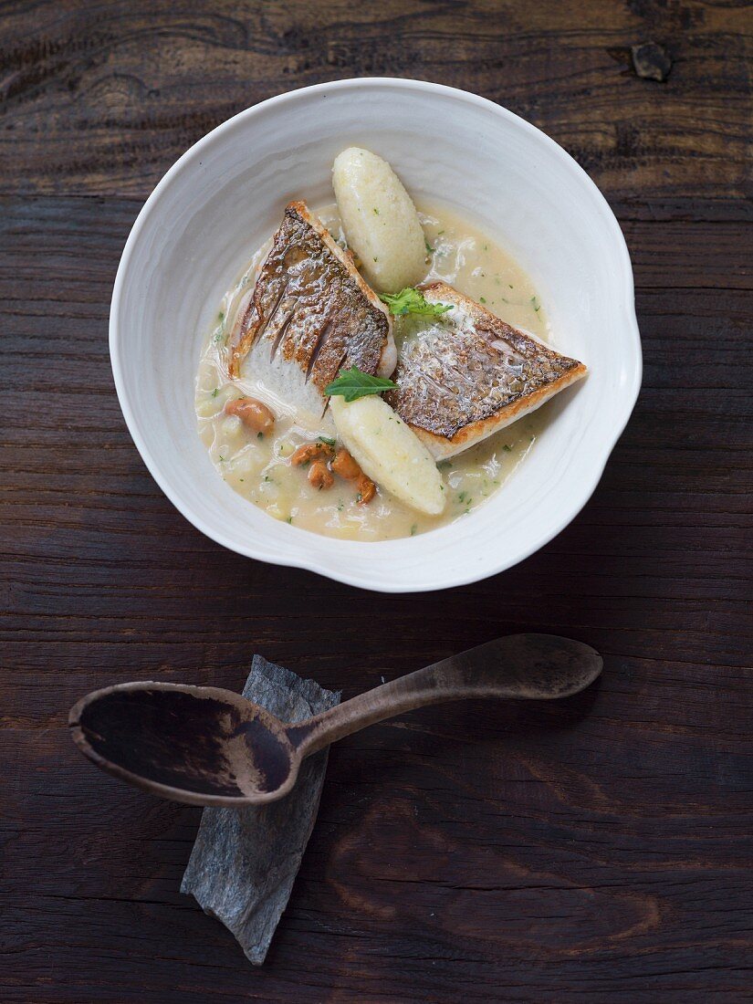 Whitefish with kohlrabi and potato dumplings