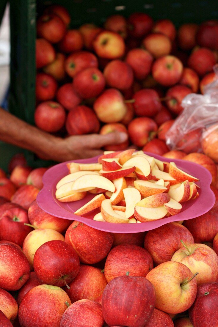 Gala Royal apples and slices for tasting