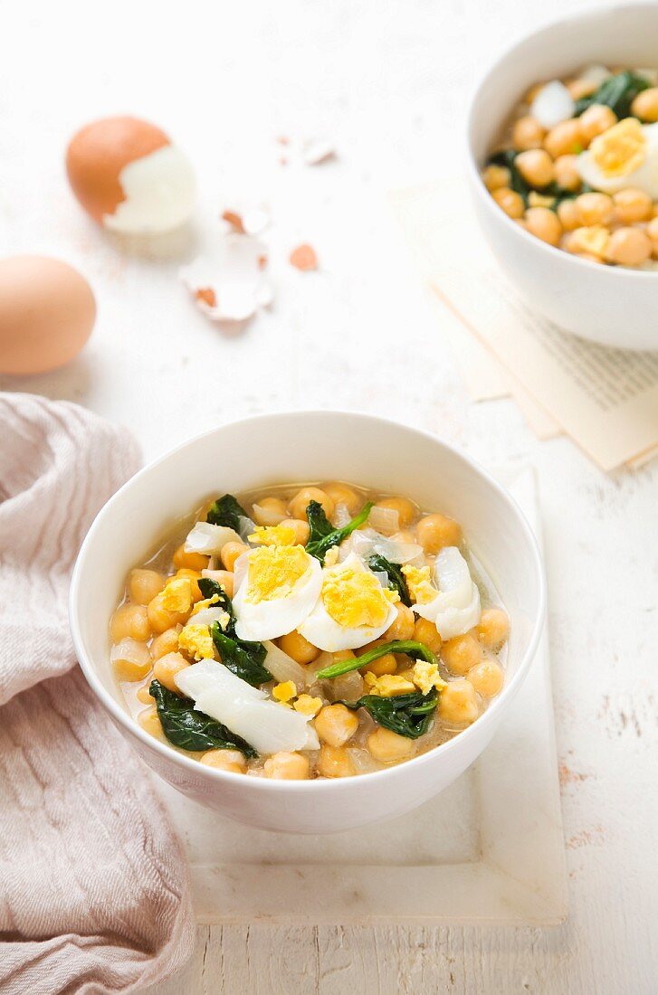 Chickpea stew with cod and spinach