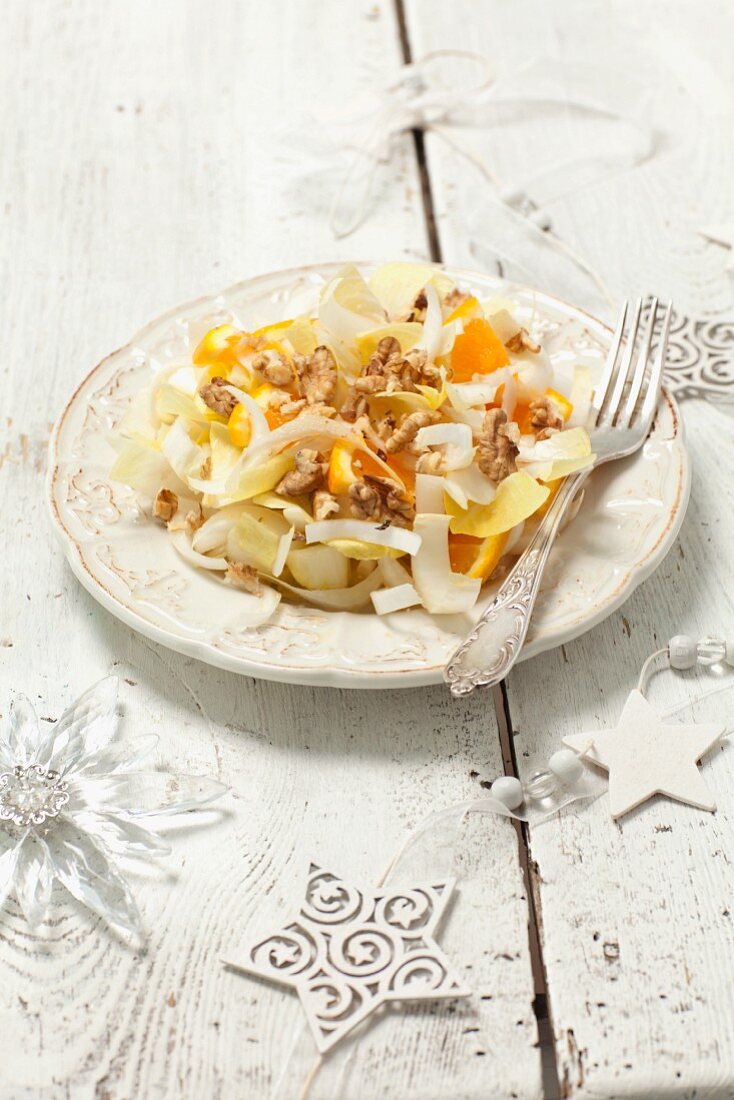 Chicory salad with oranges and walnuts