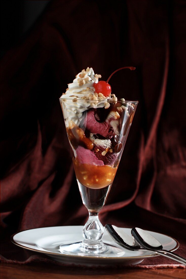 A hot fudge and walnut sundae