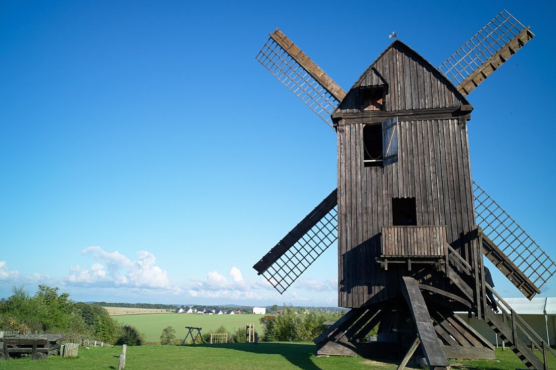 Die Bockwindmühle von Pudagla im Lieper Winkel auf Usedom