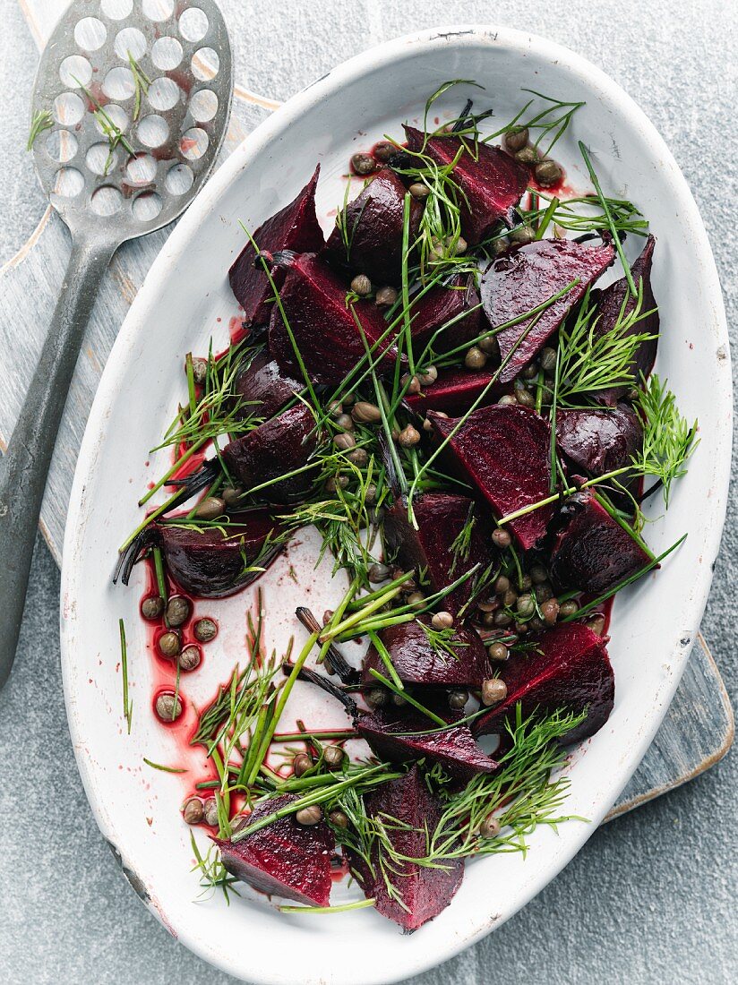 Beetroot salad with capers and dill