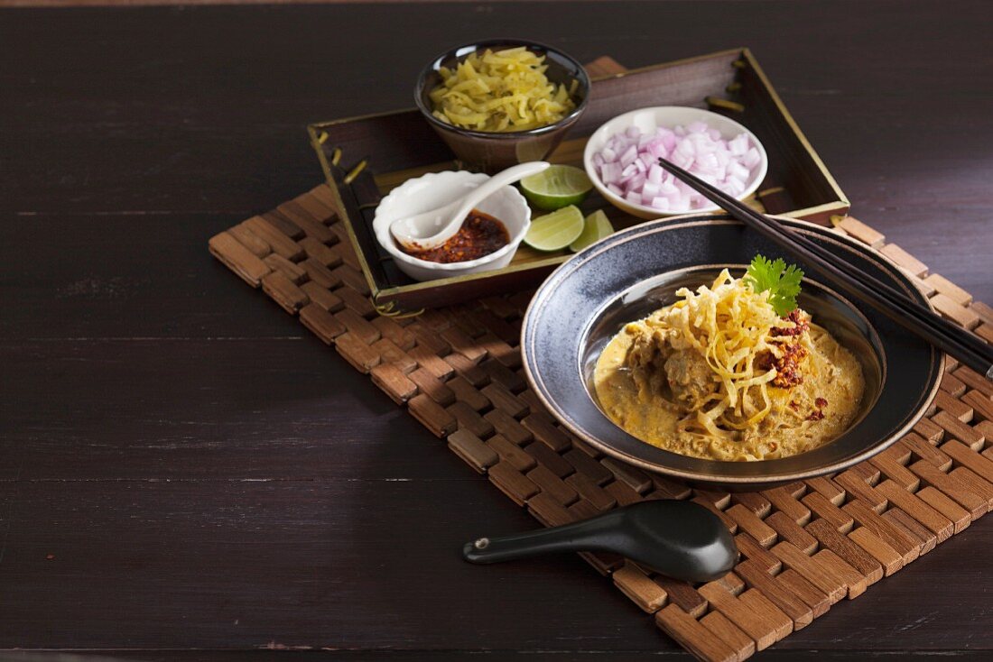 Rindfleischcurry mit Nudeln (Thailand)