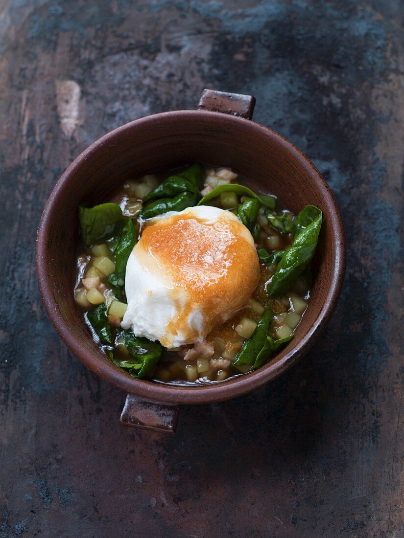 Potato and spinach stew with eel