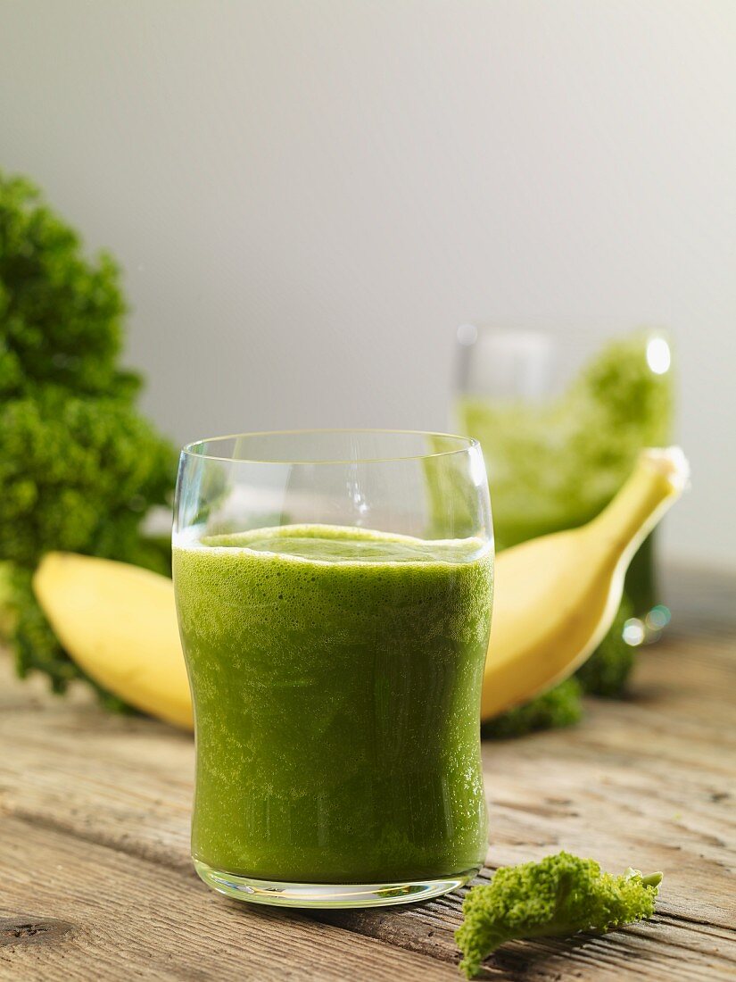 Green kale smoothie made with bananas
