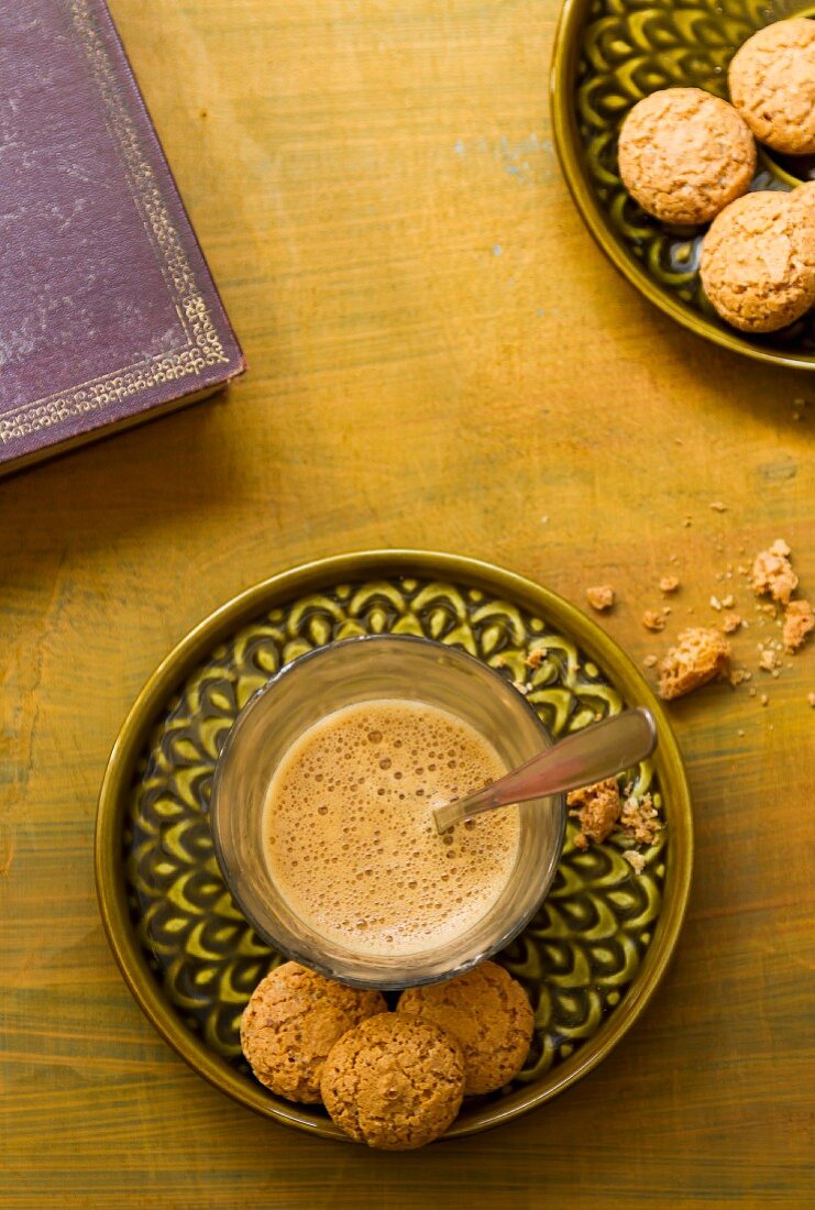 Amaretti e caffè (almond biscuits and espresso, Italy)