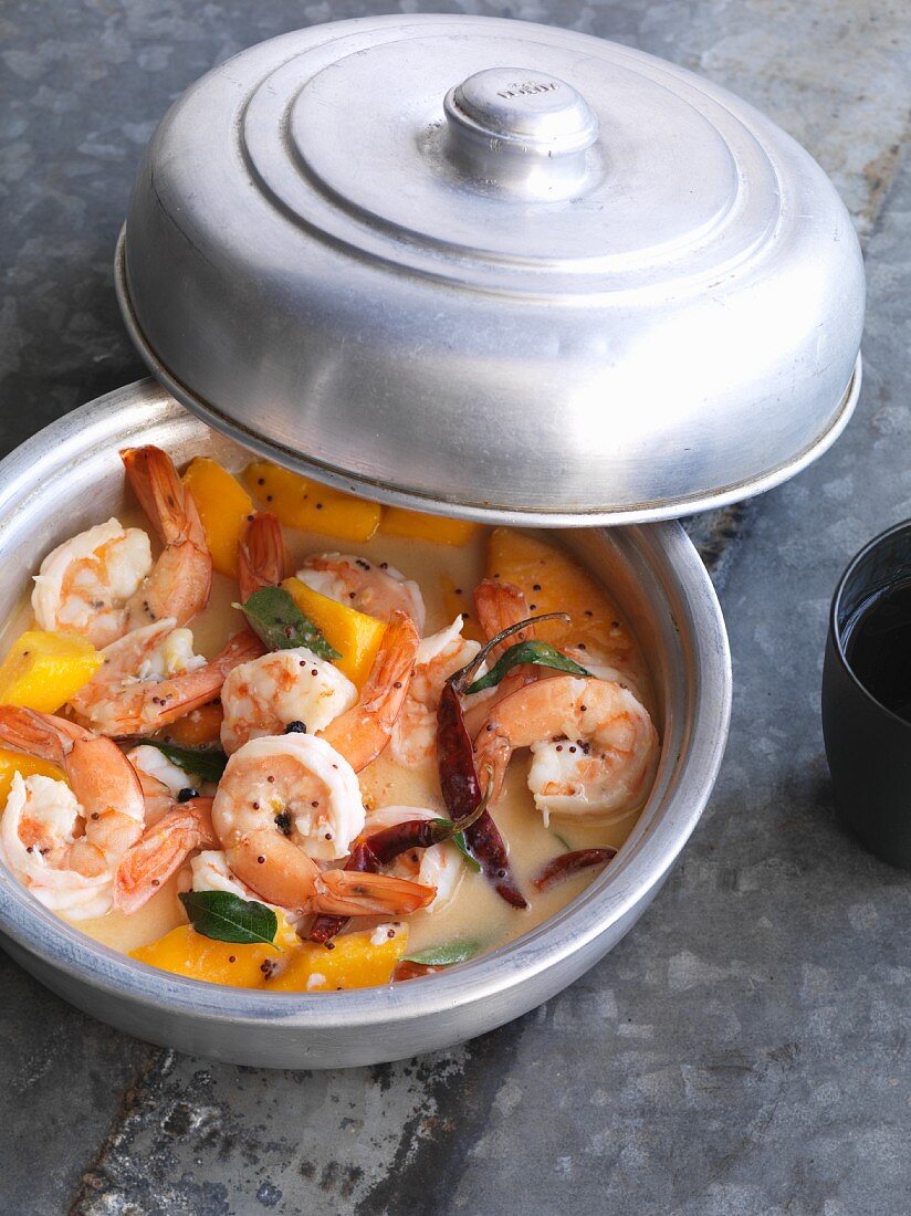 Mango and coconut curry with king prawns (India)