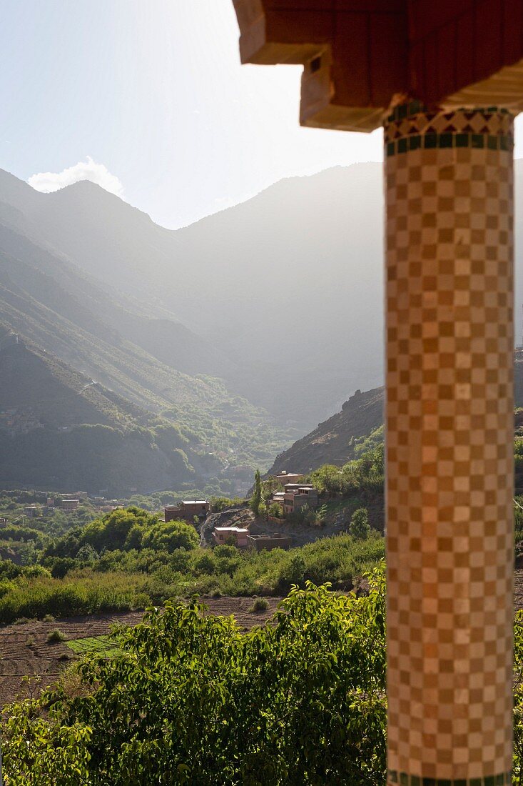 Blick von der Imlil Lodge in Imlil auf die Berge des Hohen Atlas, Marokko
