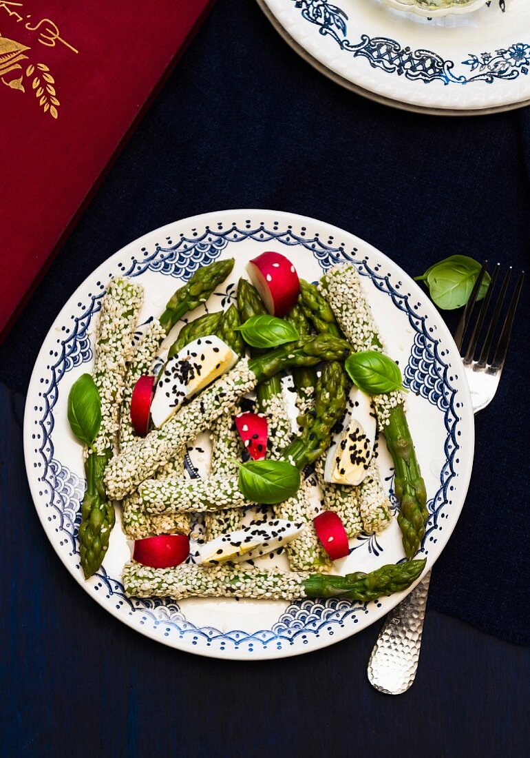 Green asparagus with a sesame seed crust